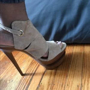 Jessica Simpson Tan Platform Heels